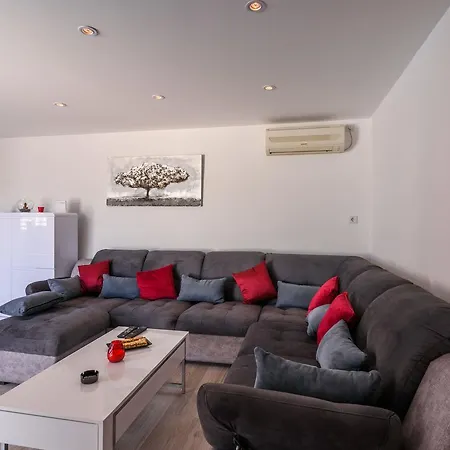 House Pako